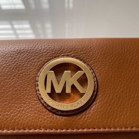 Michael Kors brown pebble leather continental wallet. - Picture 5 of 8